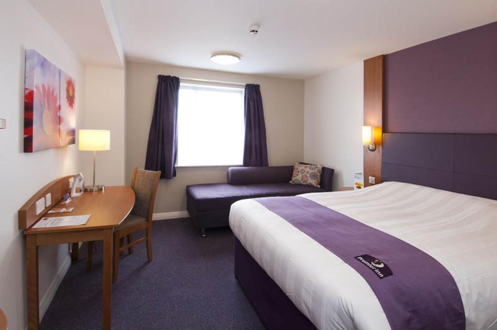 Premier Inn Camberley Luaran gambar