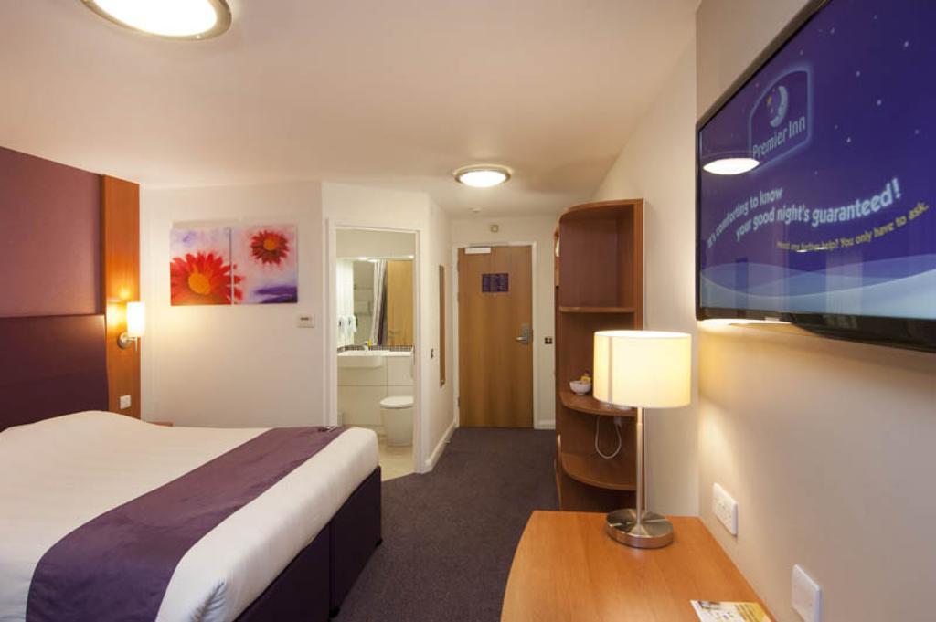 Premier Inn Camberley Luaran gambar