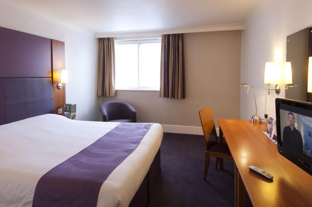 Premier Inn Camberley Luaran gambar