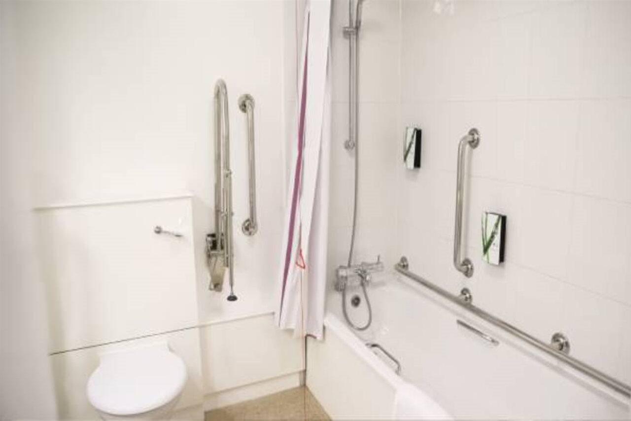 Premier Inn Camberley Luaran gambar