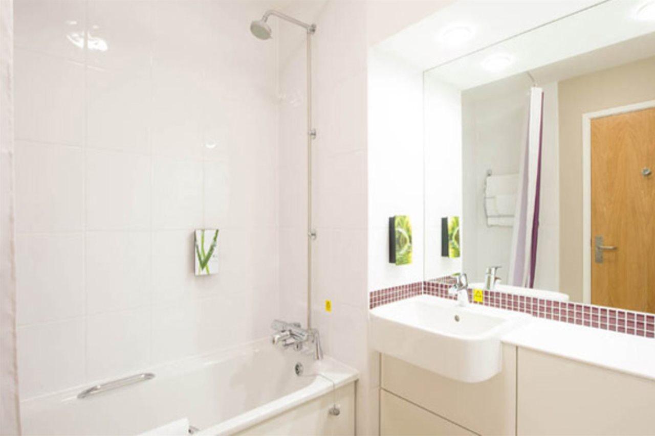 Premier Inn Camberley Luaran gambar